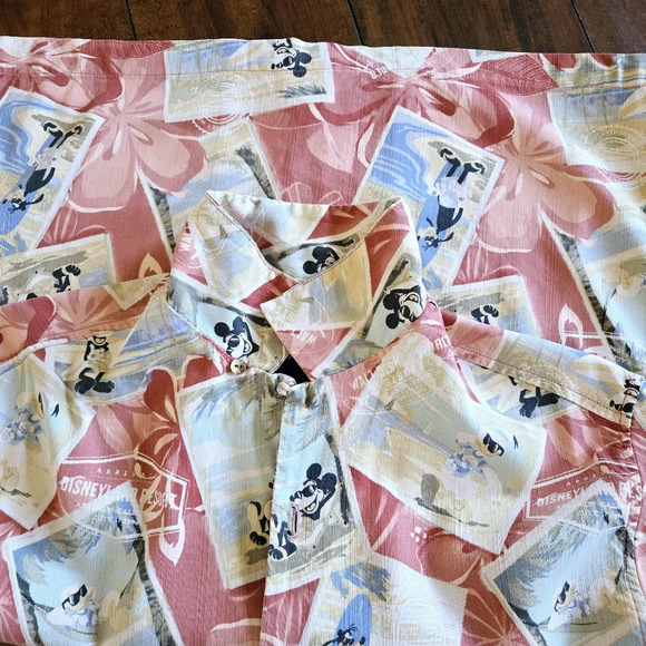 Tommy Bahama Disney Parks Collection Postcard Hawaiian Mens Shirt 100% Silk Sz S - Picture 5 of 10
